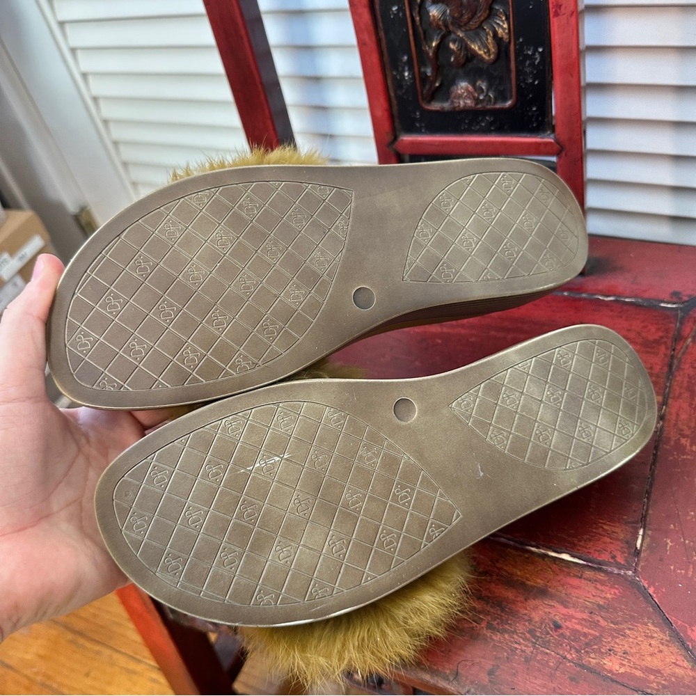 Donald J. Pliner Women's gold  Furfi Slide Sandals 7.5 M - Picture 6 of 7